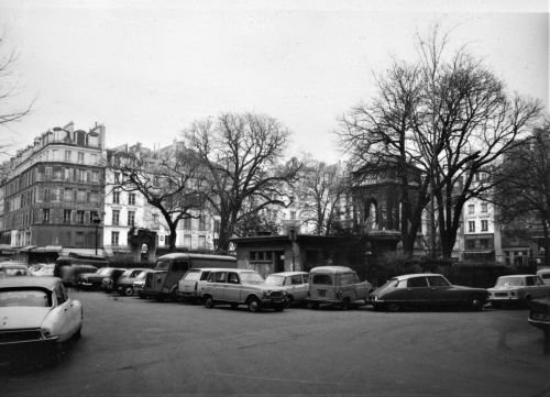 Le square des Innocents vers 1970. Archives de Paris, 3478W 77.
