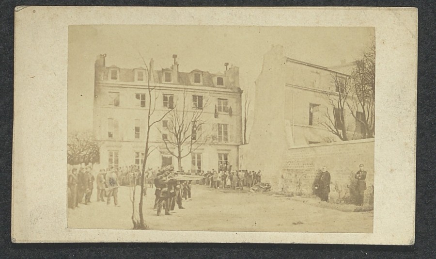 Photomontage de l&#8217;excution des gnraux Lecomte et Clment-Thomas  Montmartre, 1871. Archives de Paris, D1J 10 (219).