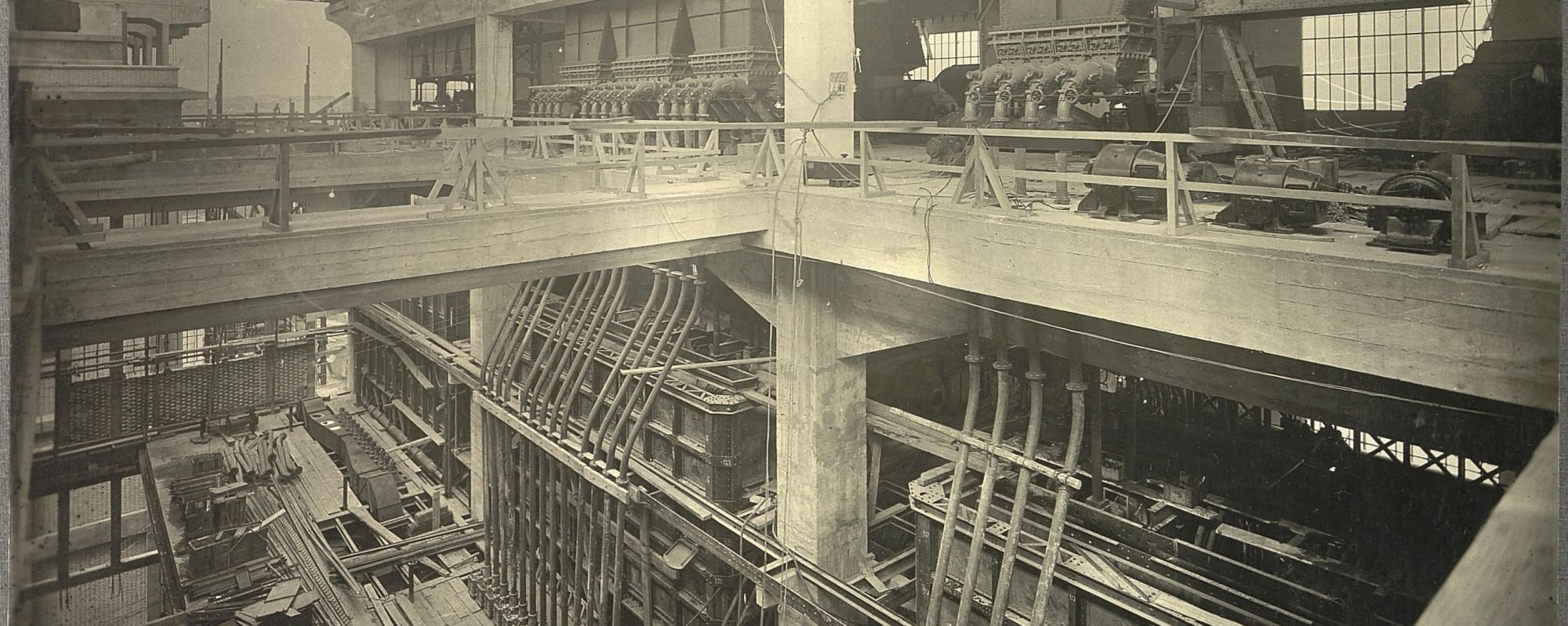 Production et distribution de gaz, d'lectricit, d'air comprim, de chaleur, album de photographies, 1929. Archives de Paris, ATLAS 1035.