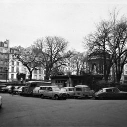 Le square des Innocents vers 1970. Archives de Paris, 3478W 77.