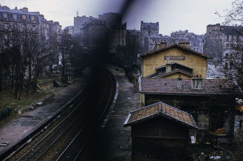 Fonds Varga : gare de Mnilmontant, photographie de Roger Varga, 1967. Archives de Paris, 31Fi 1.