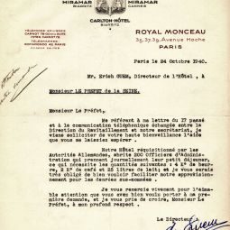 Demande urgente à la préfecture de Paris de denrées alimentaires pour officiers allemands par le directeur de l'hôtel Royal Monceau (8e). Archives de Paris, 1338W 105