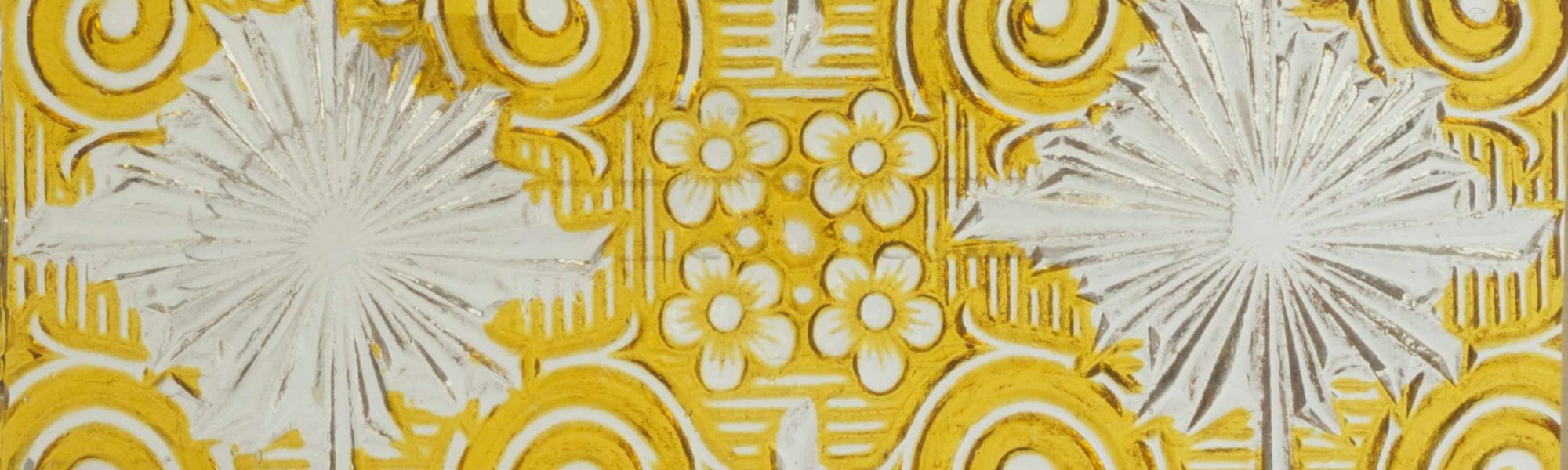 Modèle de plaque de verre à vitres avec dessin enluminé gaufré jaune (soleil), déposé par les verriers Lémal, Raquet & Prost, auprès du greffe des produits chimiques du conseil de prud'hommes de la Seine, le 6 janvier 1903, n°11854, D7U10 144. Photographi