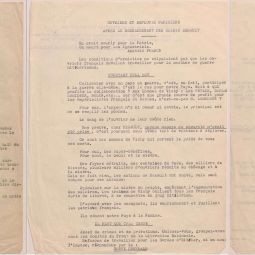 Tracts trouvés après le bombardement des usines Renault de mars 1942 au dépôt de bus de Saint-Ouen. Archives de Paris, PEROTIN/1011/44/1 23. 