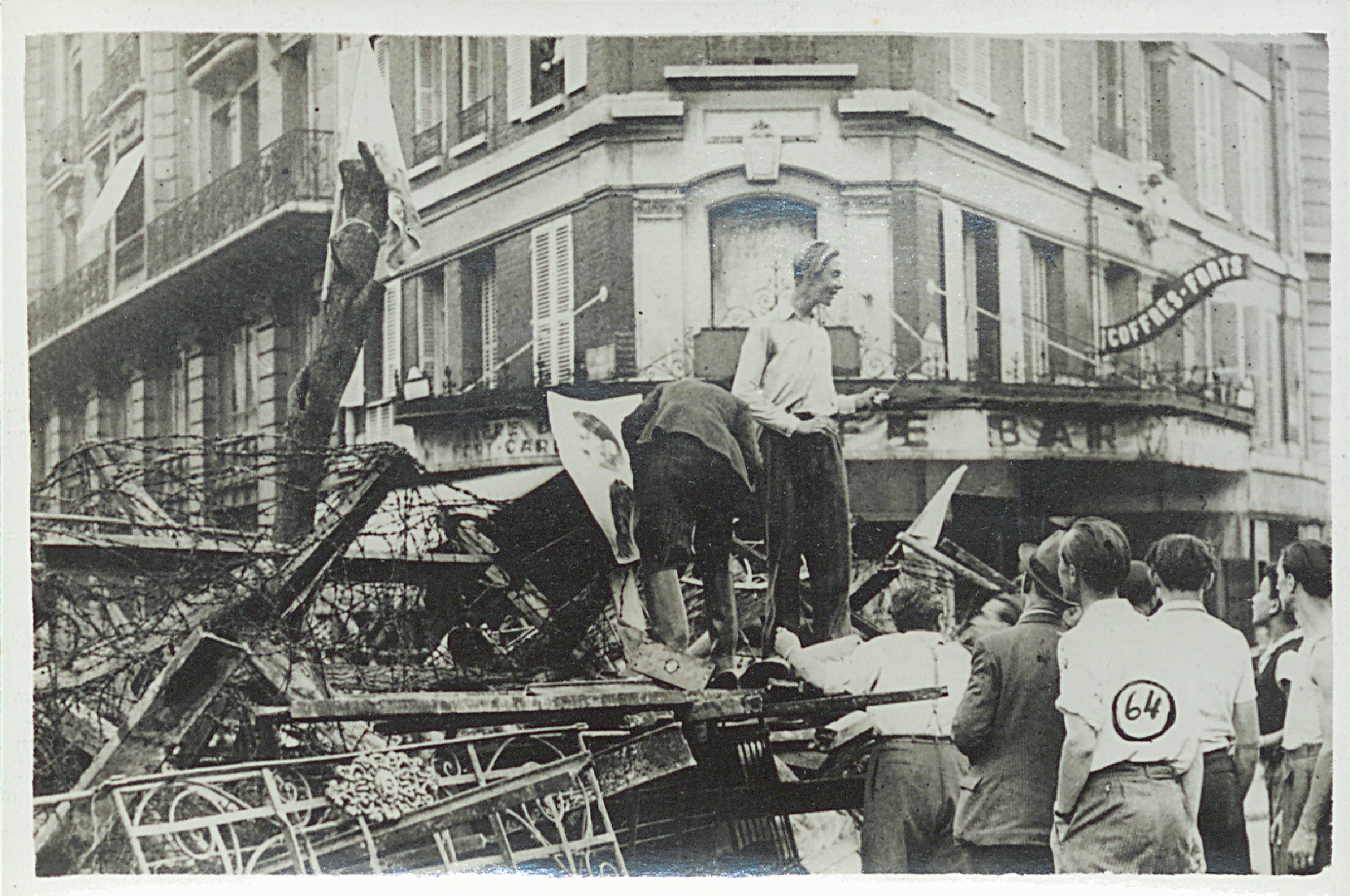 Ordre de dresser des barricades dans Paris. - Archives de Paris