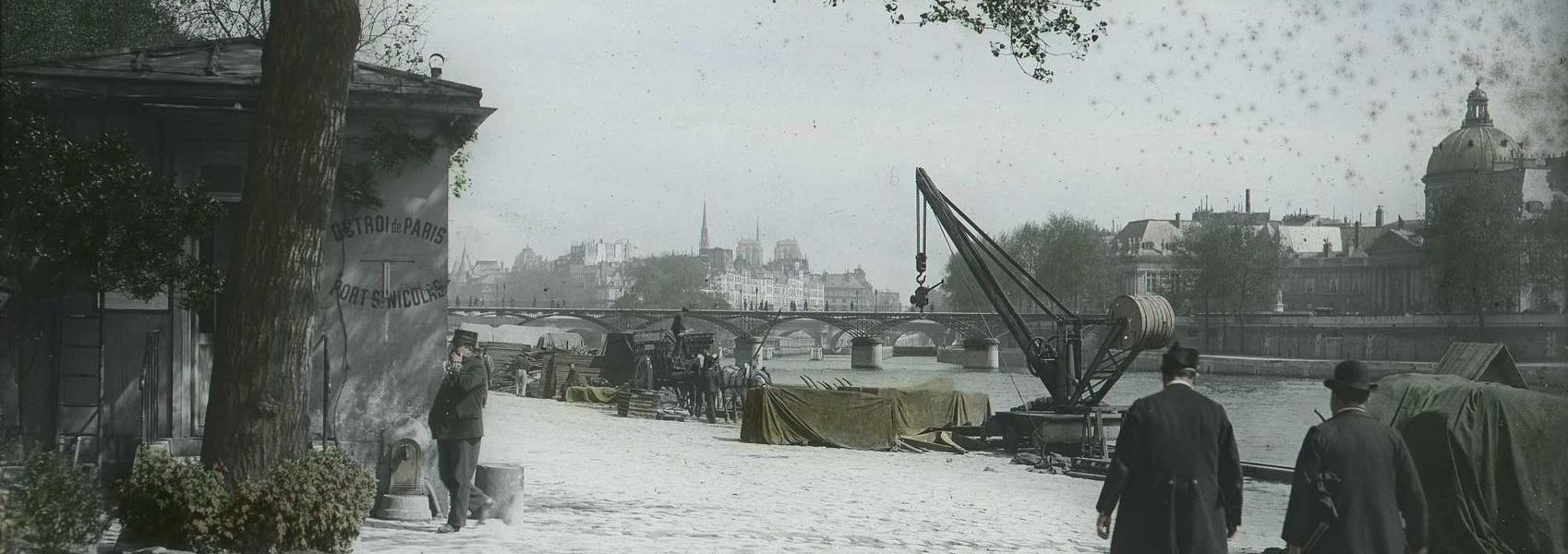 Paul Geniaux, Les quais de Paris du pont des Saints Pères, ca. 1900. Archives de Paris, 7Fi 1.