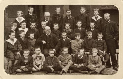  Lycée Charlemagne, photographies des professeurs et des élèves, 1892-1893. Archives de Paris, PEROTIN/704/73/2 90. 