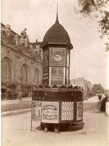 Edifices municipaux, monuments et établissement publics : affaires générales. Urinoir à 3 stalles, 1908. Archives de Paris, V37M1 1(45).