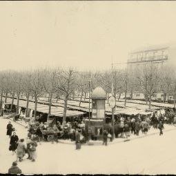 Montreuil (Seine-Saint-Denis), place du marché, s.d. [circa 1925]. Archives de Paris, 11Fi 1984.