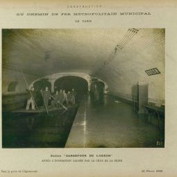 Photographie de la station de métro Odéon, D10S9 18/4/22.