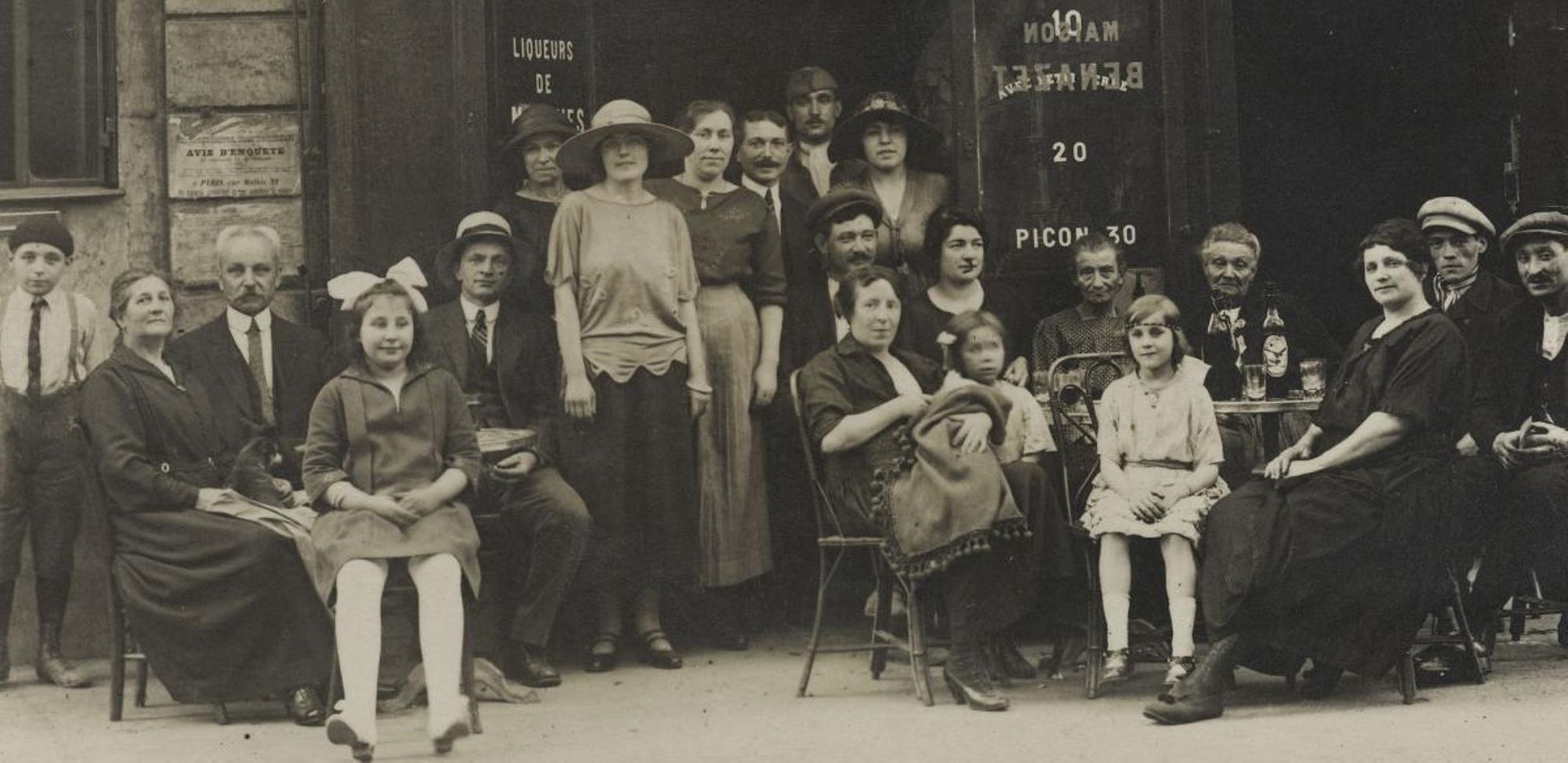 Au Réveil Matin, Maison Bénazet, café restaurant, 113 avenue Jean-Jaurès, 19e arrondissement, vers 1935, carte postale photographique. © Ville de Paris / Bibliothèque historique.