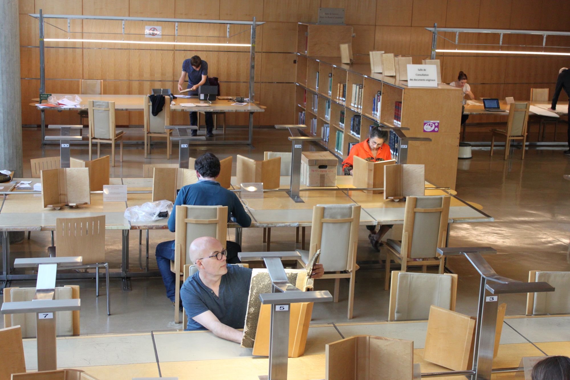 FIN DES HORAIRES ADAPTÉS DE LA SALLE DE LECTURE